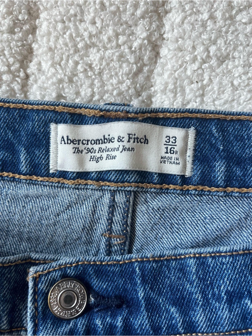 Abercrombie & Fitch Women’s Dark Blue Relaxed Denim Jeans - Picture 2 of 4